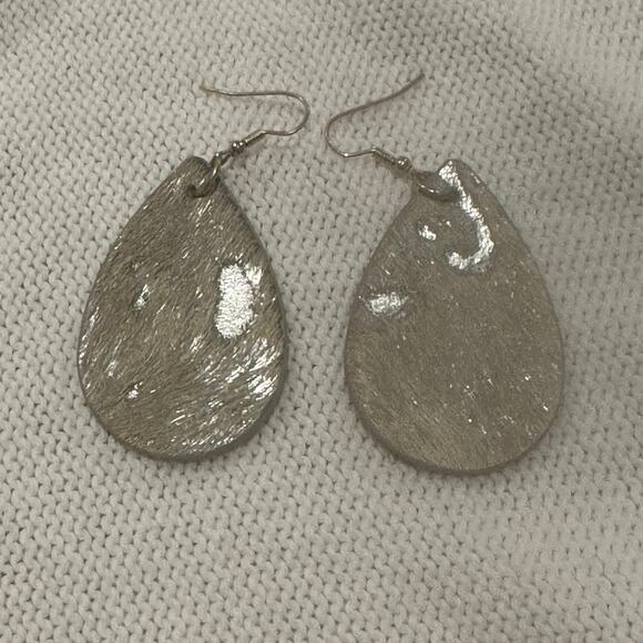 Artistic Acid Washed Silver Leather Teardrop Earrings - Picture 2 of 3